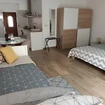 Studio Apartman Dori
